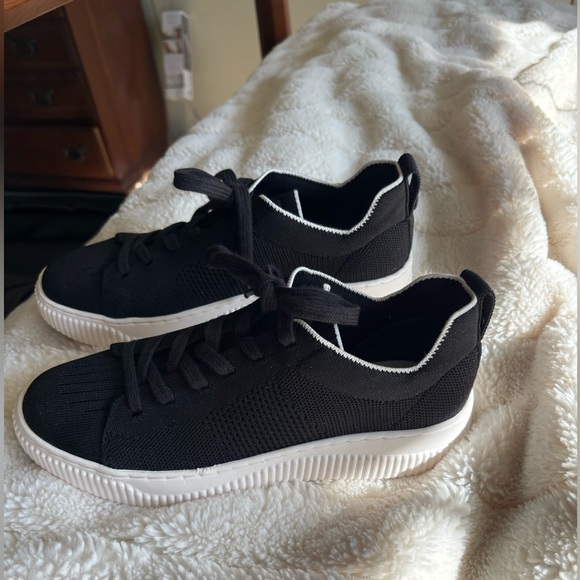 Tennie “Faro” - Picture 3 of 5